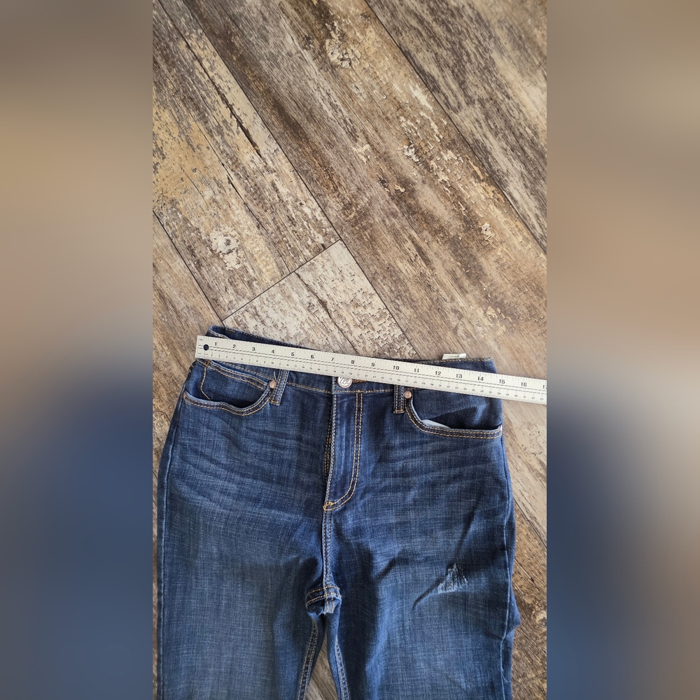 Wrangler Distressed Retro Blue Flare Jeans with Floral Embroidery - Picture 7 of 8